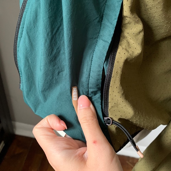 REI running zip jersey - Picture 6 of 8